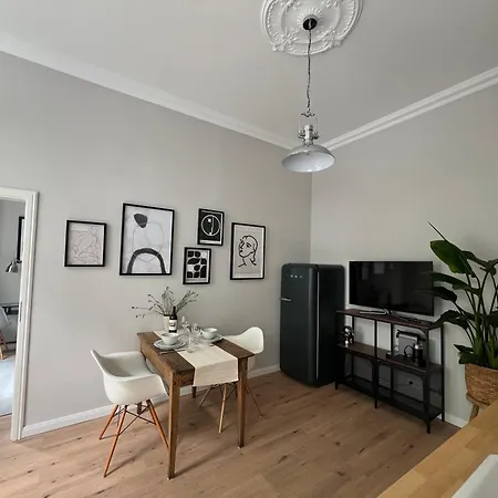 Altbau-traum Im Medienhafen Dusseldorf